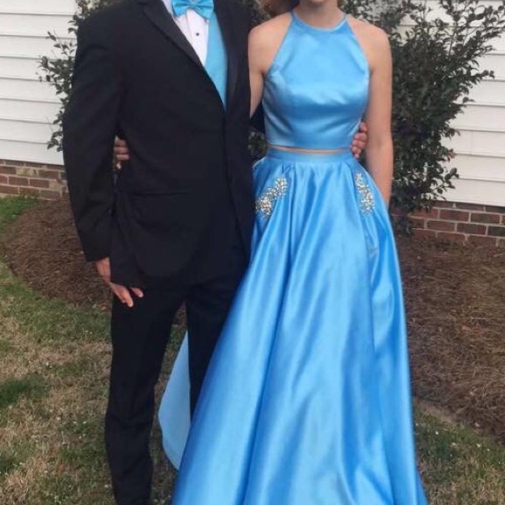 Sherri Hill Prom Dress - Picture 4 of 6